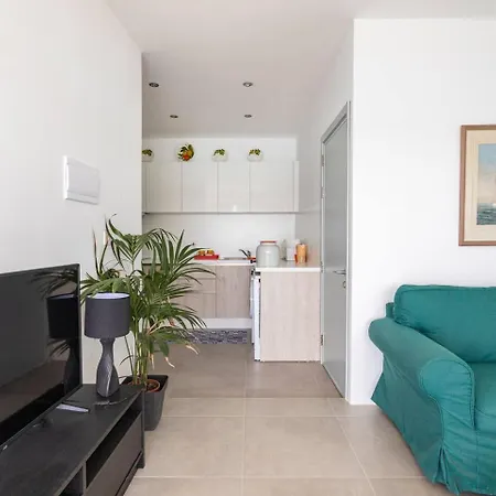 Mel 4 Seaview 2bed Ph In Ghadira By Homely Apartment